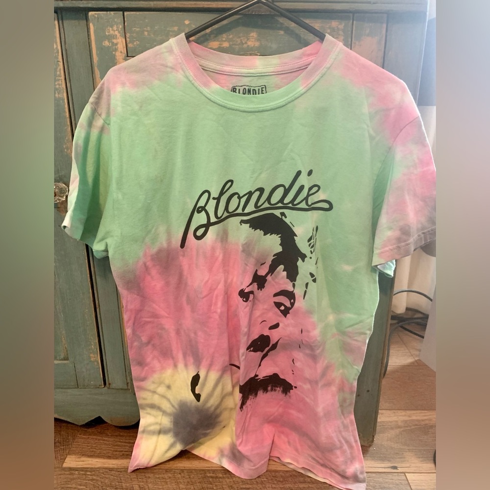 Blondie t shirt size medium
